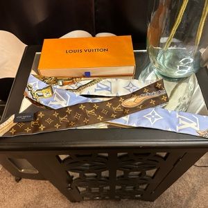Louis Vuitton Twilly Scarf